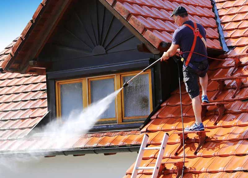 PROVIGNAL TOITURE : Artisan couvreur dans le Tarn-et-Garonne (82), la Haute-Garonne (31) et le Tarn (81) : Travaux de couverture, faîtage, recherche de fuite toit, installation de fenêtre de toit veux, zinguerie, nettoyage démoussage et peinture hydrofuge toiture, nettoyage démoussage ravalement peinture façade, Imperméabilisation façade. L’entreprise PROVIGNAL TOITURE, basé à Montaubant intervient dans les meilleurs dans le Tarn-et-Garonne (82), la Haute-Garonne (31) et le Tarn (81).