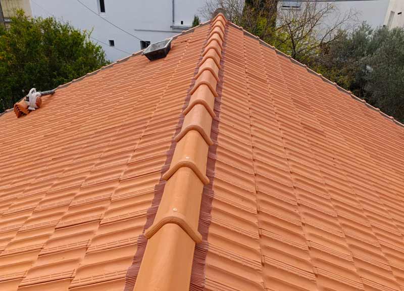 PROVIGNAL TOITURE : Artisan couvreur dans le Tarn-et-Garonne (82), la Haute-Garonne (31) et le Tarn (81) : Travaux de couverture, faîtage, recherche de fuite toit, installation de fenêtre de toit veux, zinguerie, nettoyage démoussage et peinture hydrofuge toiture, nettoyage démoussage ravalement peinture façade, Imperméabilisation façade. L’entreprise PROVIGNAL TOITURE, basé à Montaubant intervient dans les meilleurs dans le Tarn-et-Garonne (82), la Haute-Garonne (31) et le Tarn (81).